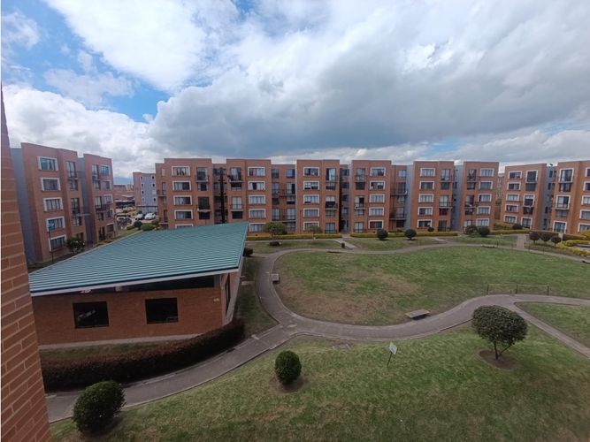 Apartamento de 3 alcobas en venta en Conjunto Residencial Prados Reserva De Madrid, Madrid, 55 m² · foto 20 de 24
