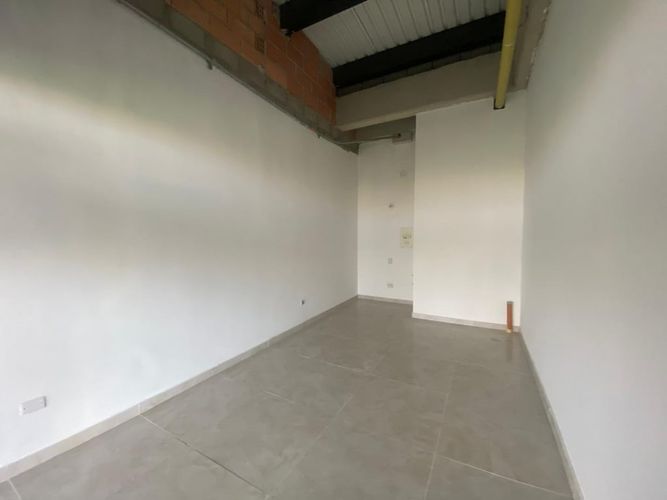 Local en arriendo en Manga, Cartagena, 18 m² · foto 2 de 7