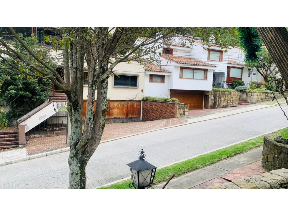 Casa en venta en El Refugio, Bogotá · foto 8 de 24