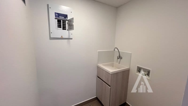 Apartamento de 2 alcobas en arriendo en Colombia, Medellín, 91 m² · foto 8 de 24