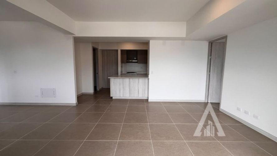 Apartamento de 2 alcobas en arriendo en Colombia, Medellín, 91 m² · foto 11 de 24