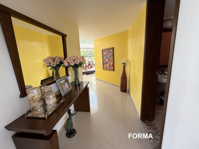 Casa de 4 alcobas en venta en Cerro Azul Del Vergel, Ibagué, 285 m² · foto 4 de 24