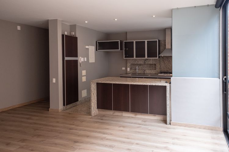 Apartamento de 2 alcobas en venta en Chico Norte, Bogotá, 85 m² · foto 2 de 23