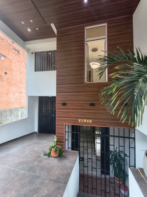 Casa de 4 alcobas en venta en Santa Monica, Cali, 370 m² · foto 2 de 24