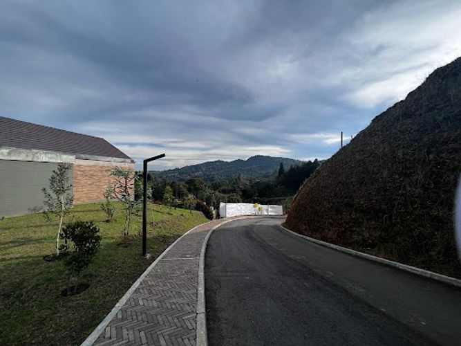 Lote en venta en Loma Del Esmeraldal, Envigado, 1897 m² · foto 6 de 9