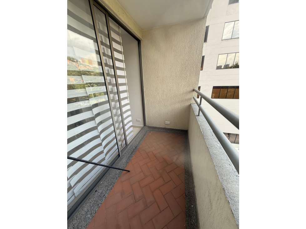 Apartamento en venta en Los Colores, Medellín · foto 4 de 17