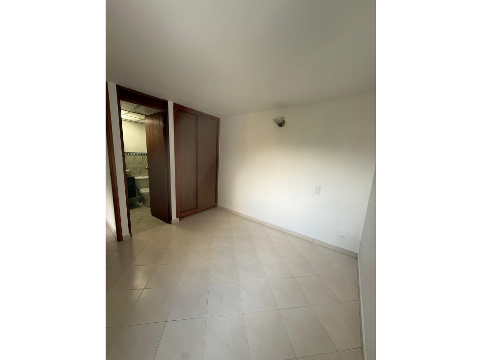 Apartamento en venta en Los Colores, Medellín · foto 7 de 17