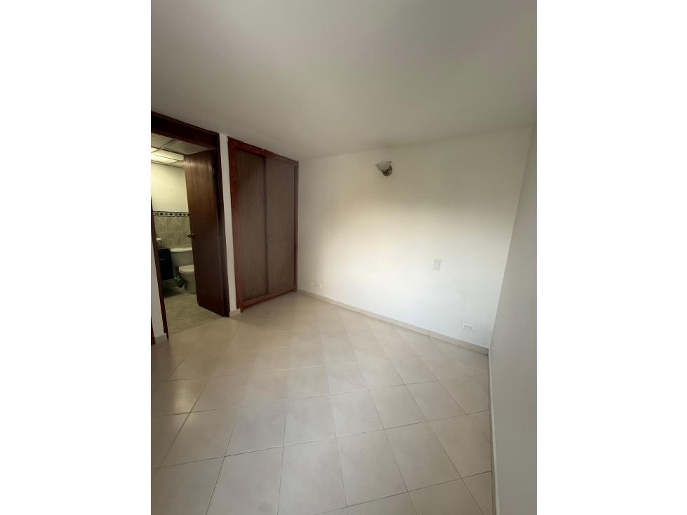 Apartamento en venta en Los Colores, Medellín · foto 8 de 17