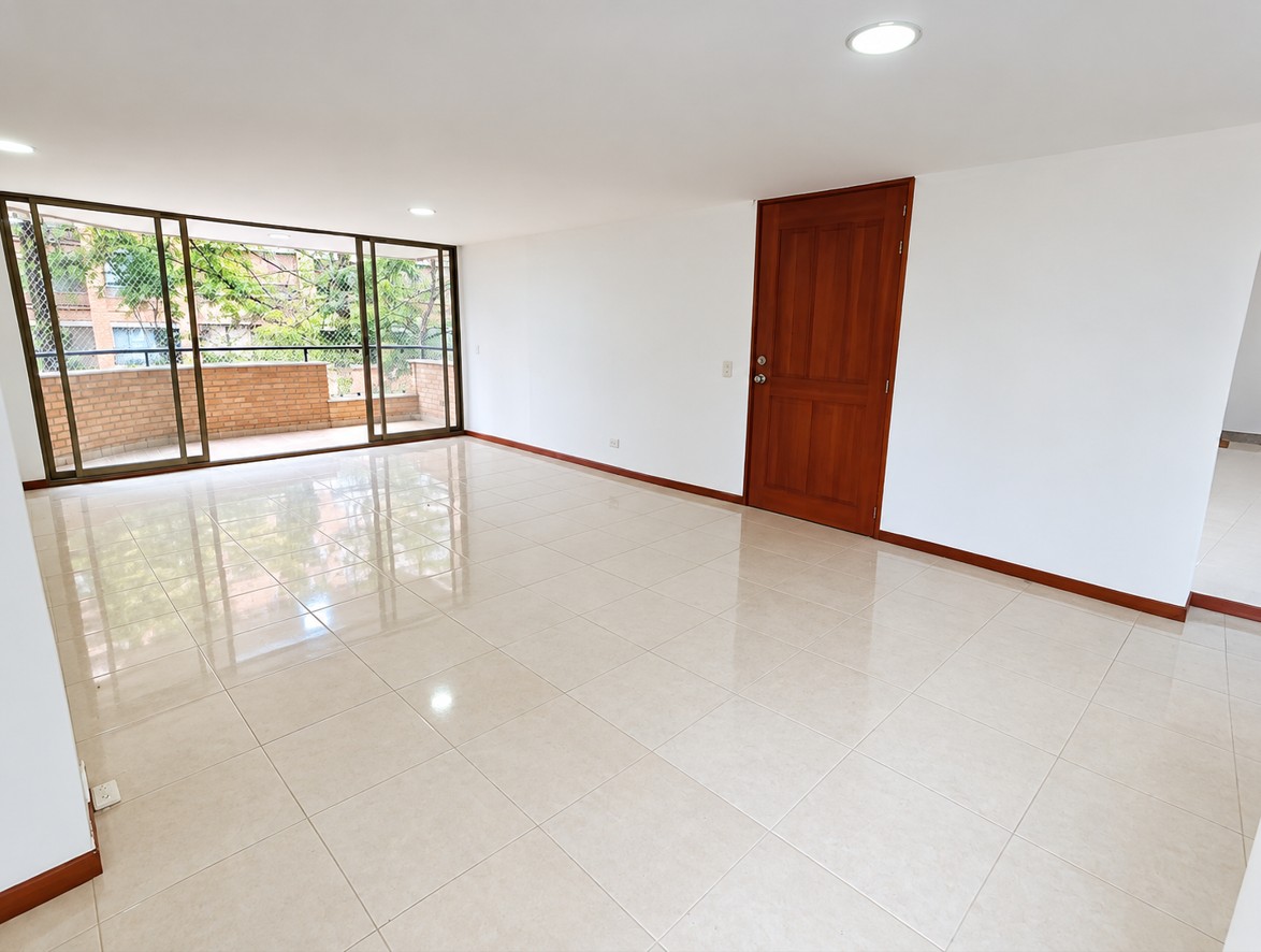 Apartamento en arriendo en El Poblado, Medellín · foto 3 de 17