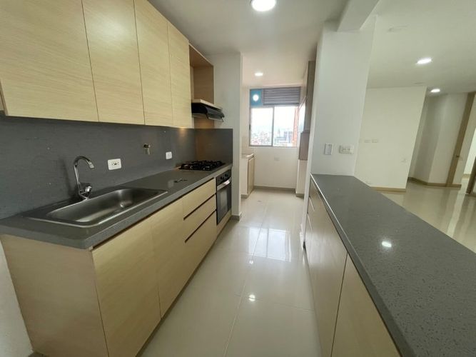 Apartamento de 20 alcobas en arriendo en Jardines, Envigado, 98 m² · foto 2 de 13