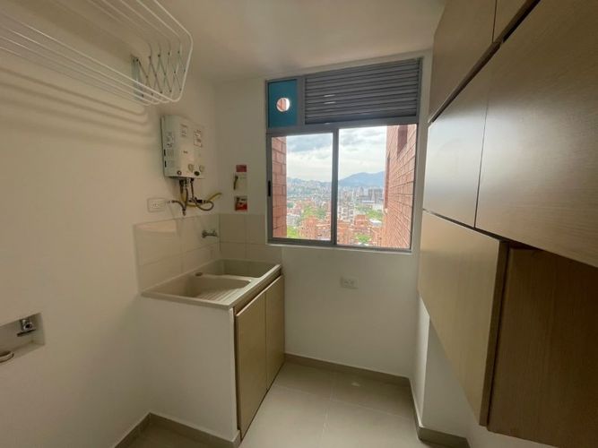Apartamento de 20 alcobas en arriendo en Jardines, Envigado, 98 m² · foto 11 de 13