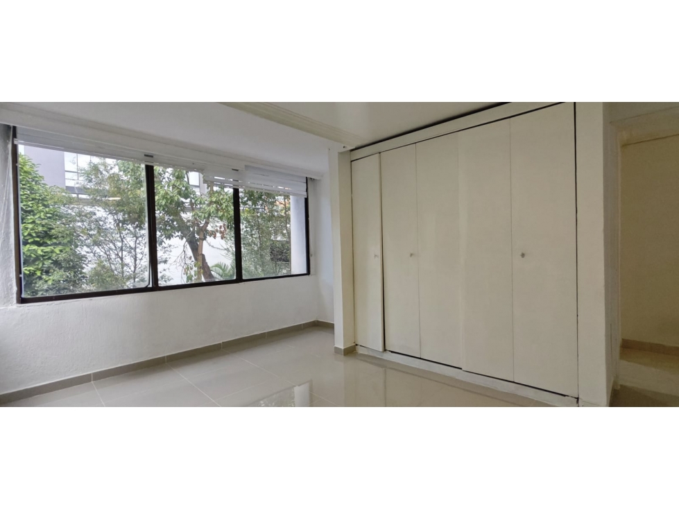 Apartamento en venta en Las Lomas No.1, Medellín · foto 2 de 10