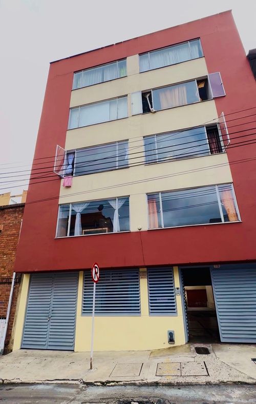 Apartaestudio en venta en Chapinero, Bogotá, 30 m² · foto 2 de 14