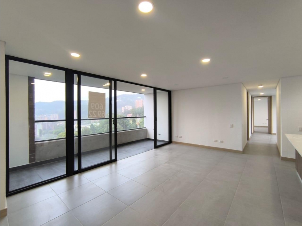 Apartamento en arriendo en El Tesoro, Medellín · foto 2 de 19