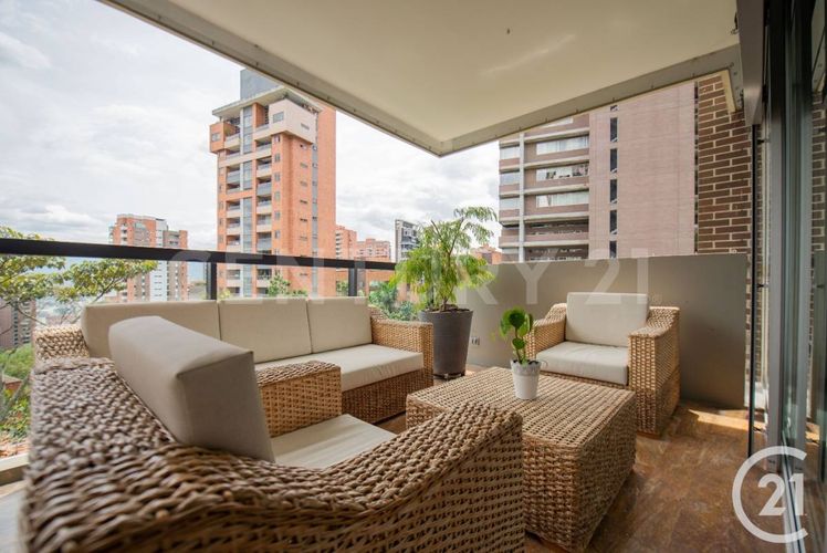 Apartamento de 3 alcobas en venta en Alejandría, Medellín, 223 m² · foto 2 de 23