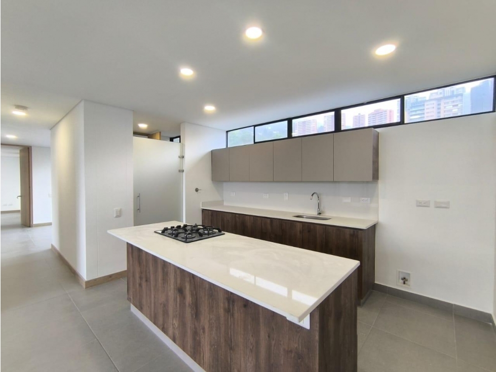 Apartamento en arriendo en El Tesoro, Medellín · foto 7 de 19