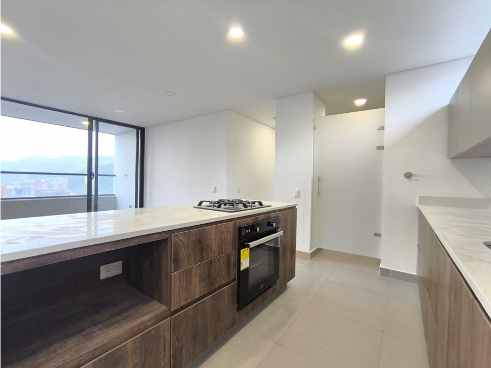 Apartamento en arriendo en El Tesoro, Medellín · foto 9 de 19