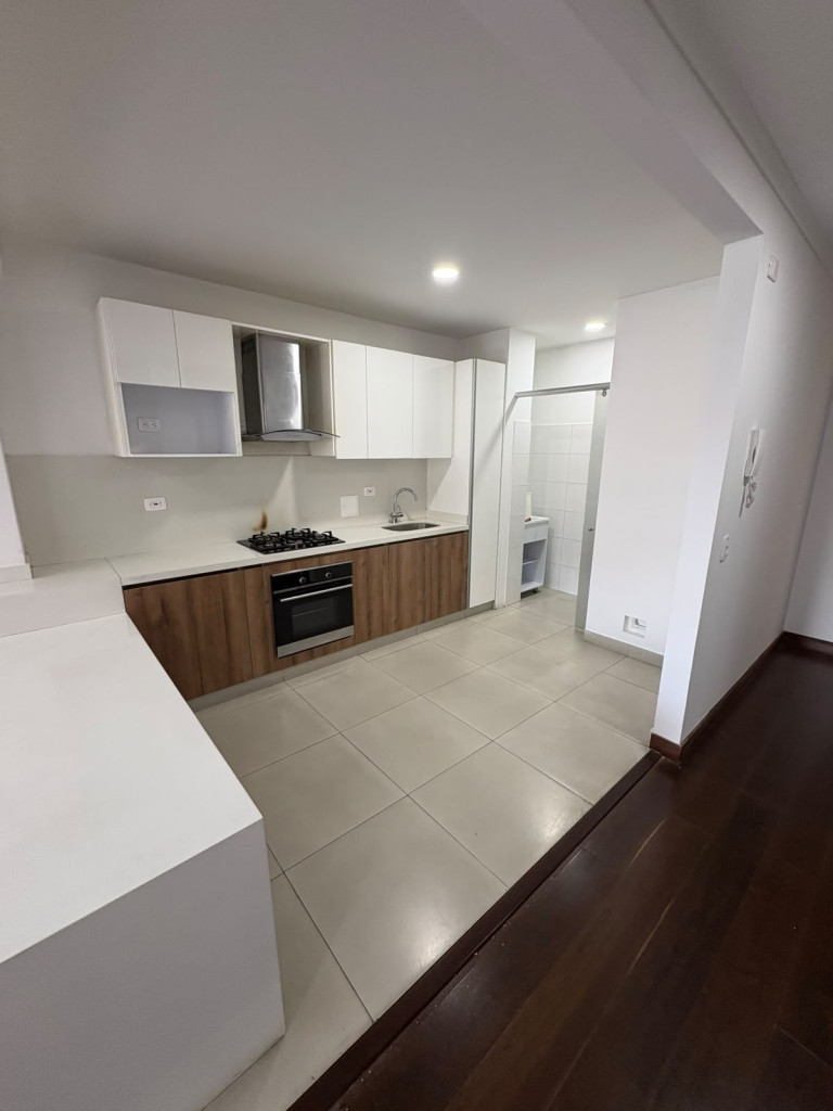 Apartamento en venta en Niza, Bogotá · foto 3 de 15