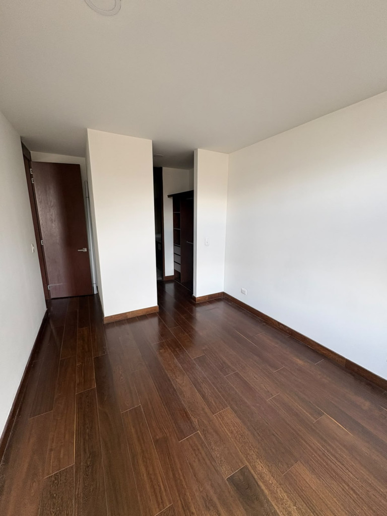 Apartamento en venta en Niza, Bogotá · foto 5 de 15
