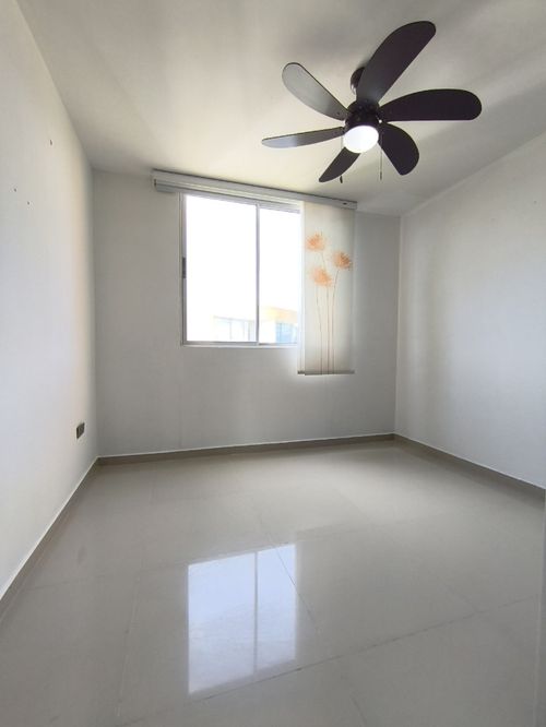 Apartamento de 3 alcobas en venta en Los Colorados, Los Patios, 73 m² · foto 3 de 13