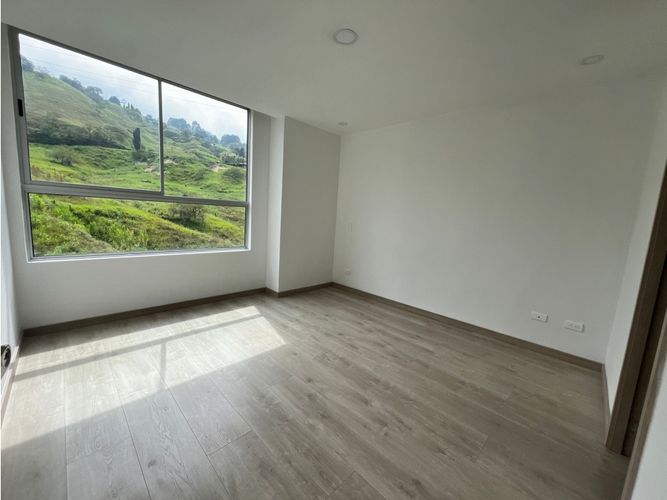 Apartamento de 3 alcobas en venta en Vallano, Medellín, 94 m² · foto 12 de 24