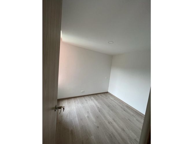 Apartamento de 3 alcobas en arriendo en Vallano, Medellín, 94 m² · foto 13 de 24
