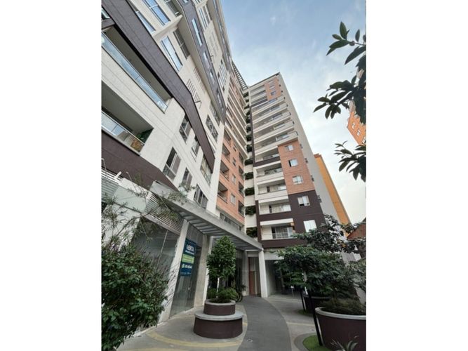 Apartaestudio en venta en Bombona No.1, Medellín, 37 m² · foto 2 de 12