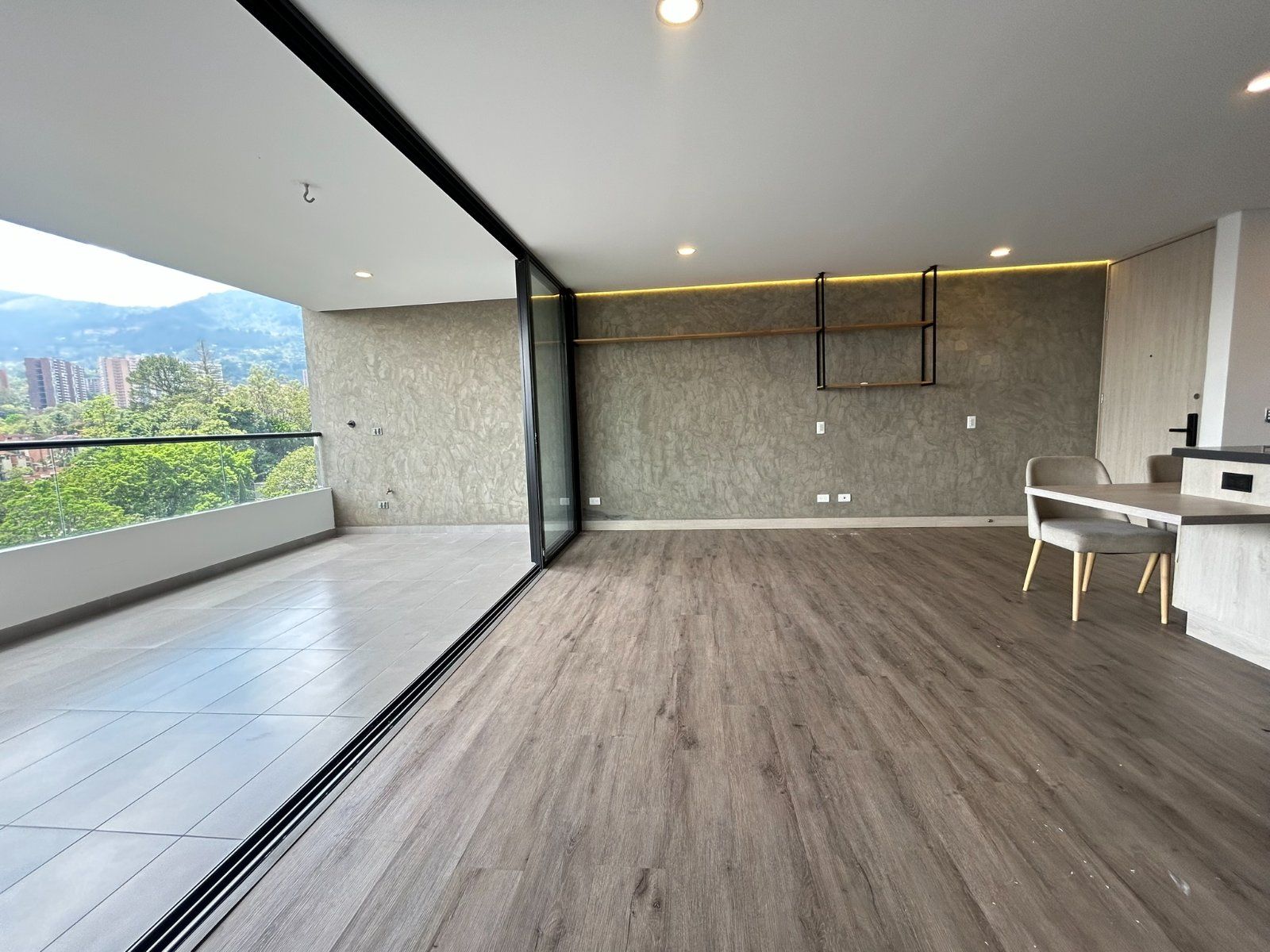 Apartamento en Arriendo en Loma de las brujas, Envigado