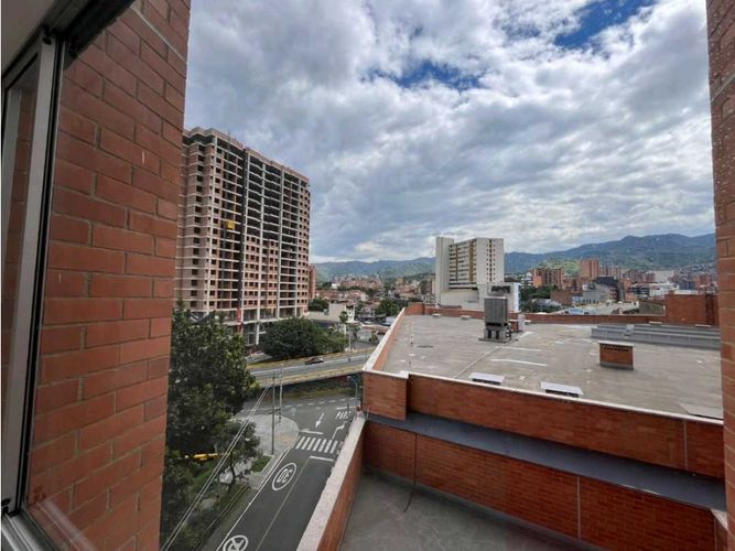 Consultorio en arriendo en Los Pinos, Medellín, 35 m² · foto 8 de 13