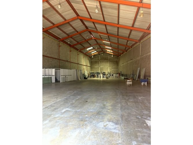 Bodega en arriendo en Los Olivos I, Barranquilla, 1088 m² · foto 2 de 8
