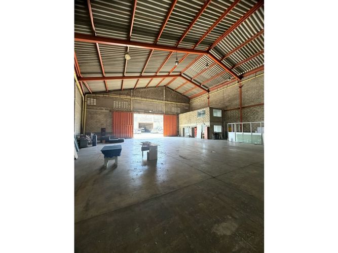 Bodega en arriendo en Los Olivos I, Barranquilla, 1088 m² · foto 5 de 8