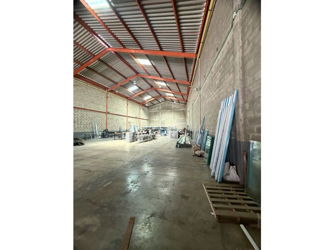 Bodega en arriendo en Los Olivos I, Barranquilla, 1088 m² · foto 7 de 8