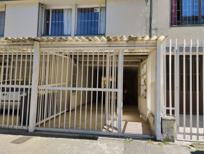 Casa en venta en Barrios Unidos, Bogotá · foto 2 de 24