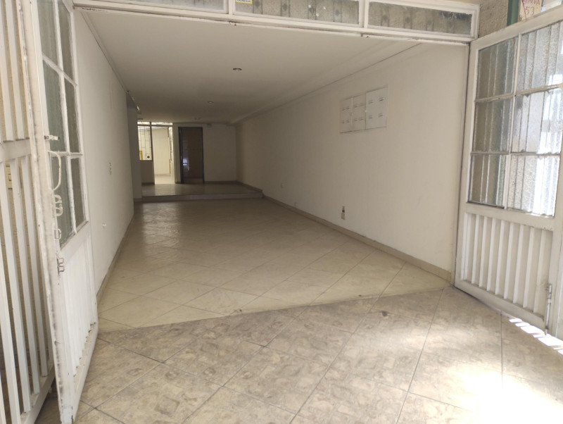 Casa en venta en Barrios Unidos, Bogotá · foto 3 de 24