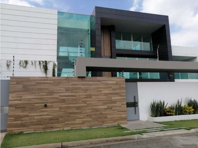 Casa de 6 alcobas en venta en Ciudad Jardin, Cali, 1424 m² · foto 2 de 24