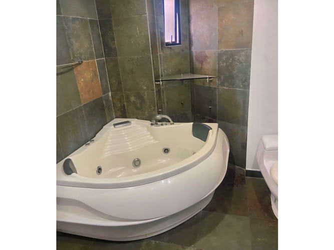 Apartamento de 2 alcobas en venta en El Castillo, Cali, 113 m² · foto 10 de 11