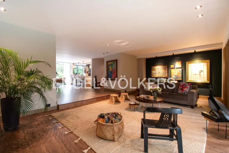 Apartamento de 3 alcobas en venta en Patio Bonito, Medellín, 307 m² · foto 3 de 24