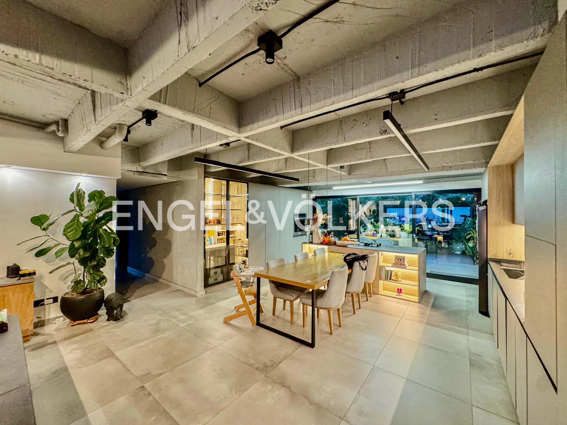 Apartamento en venta en Altos Del Poblado, Medellín · foto 6 de 10