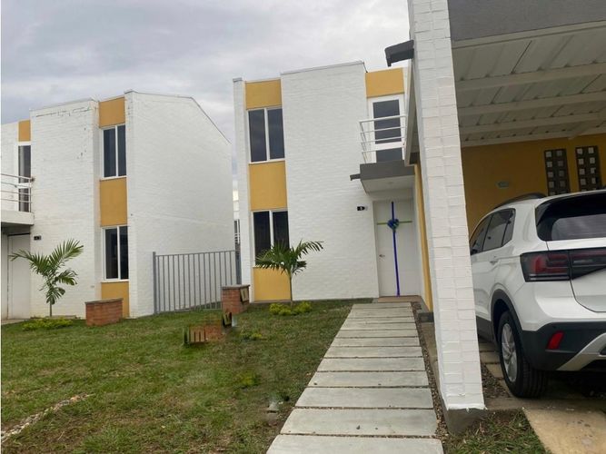 Casa de 3 alcobas en venta en El Castillo, Jamundí, 108 m² · foto 3 de 24
