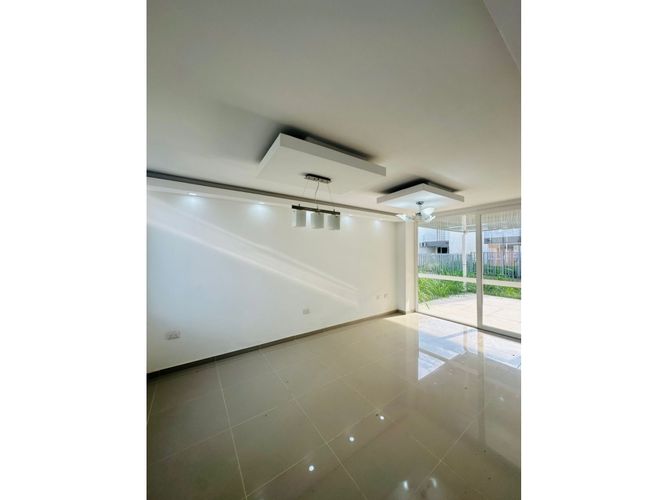 Casa de 3 alcobas en venta en El Castillo, Jamundí, 108 m² · foto 7 de 24