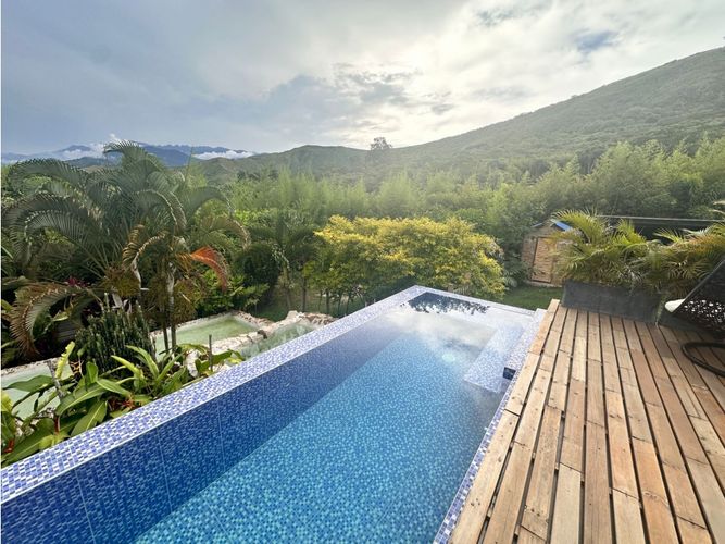 Casa de 9 alcobas en venta en Aguacatal, Cali, 700 m² · foto 12 de 24