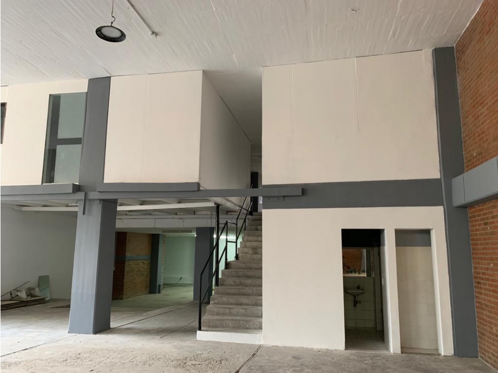 Bodega en venta en Troncal, Cali, 2210 m² · foto 3 de 12