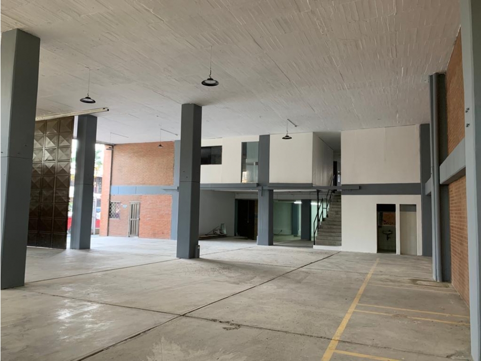 Bodega en venta en Troncal, Cali, 2210 m² · foto 4 de 12