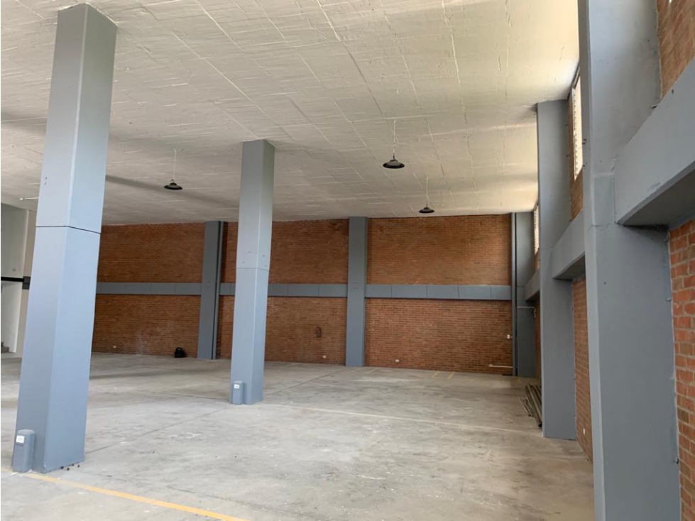 Bodega en venta en Troncal, Cali, 2210 m² · foto 6 de 12