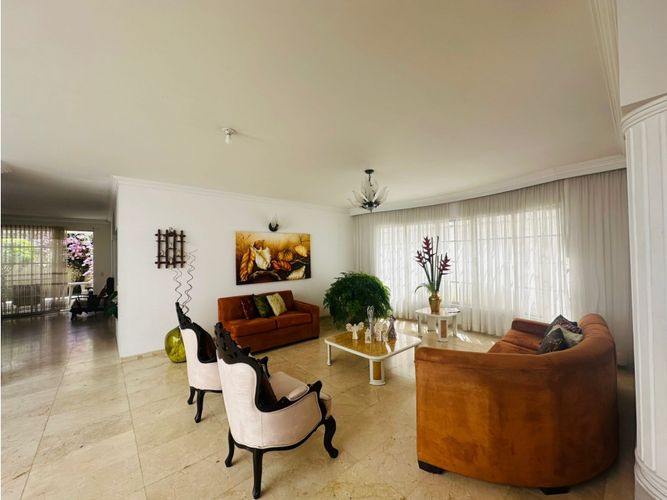 Casa de 6 alcobas en venta en Ciudad Jardin, Cali, 1000 m² · foto 4 de 24