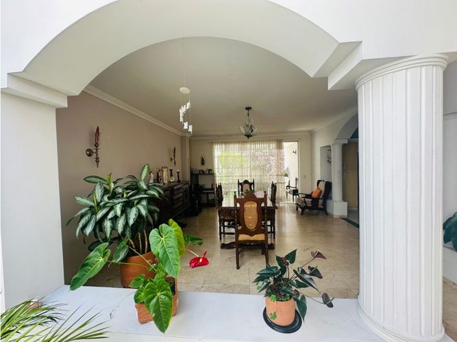 Casa de 6 alcobas en venta en Ciudad Jardin, Cali, 1000 m² · foto 6 de 24