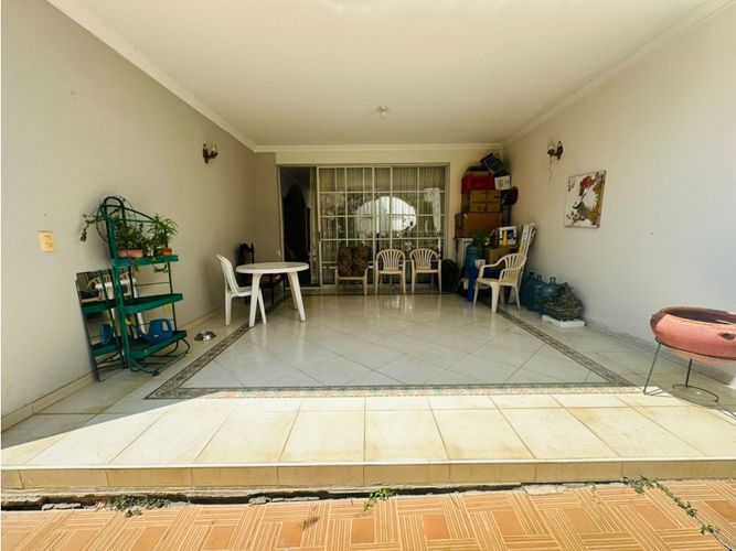 Casa de 6 alcobas en venta en Ciudad Jardin, Cali, 1000 m² · foto 8 de 24