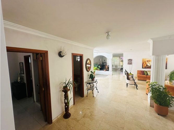 Casa de 6 alcobas en venta en Ciudad Jardin, Cali, 1000 m² · foto 11 de 24