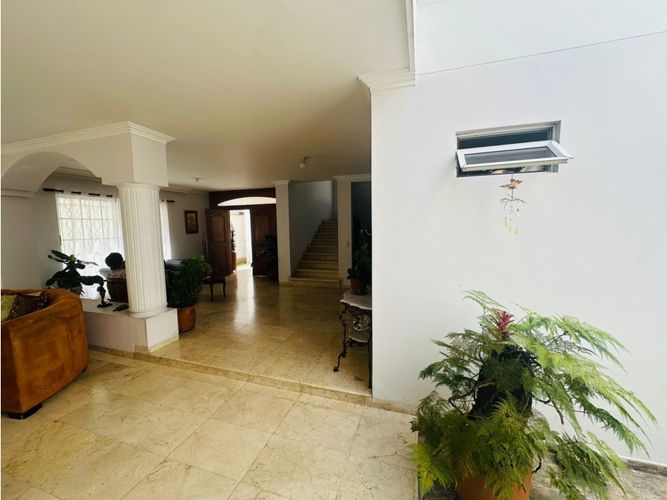 Casa de 6 alcobas en venta en Ciudad Jardin, Cali, 1000 m² · foto 19 de 24