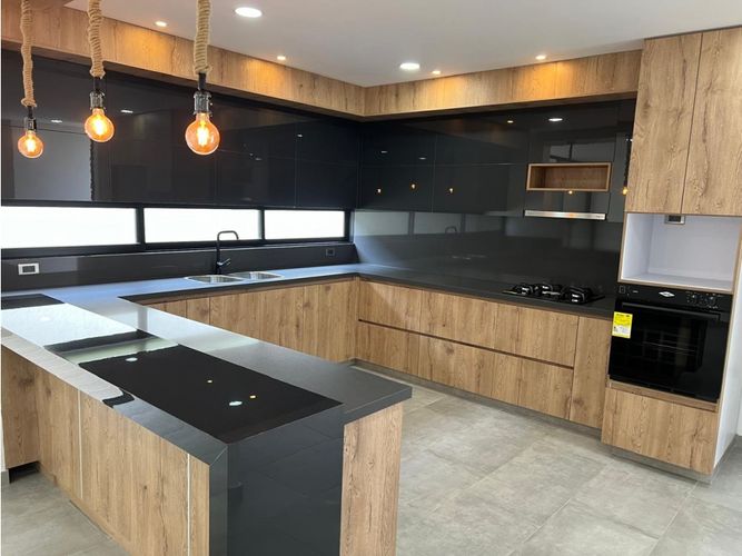 Casa de 4 alcobas en venta en Las Mercedes, Jamundí, 309 m² · foto 2 de 24